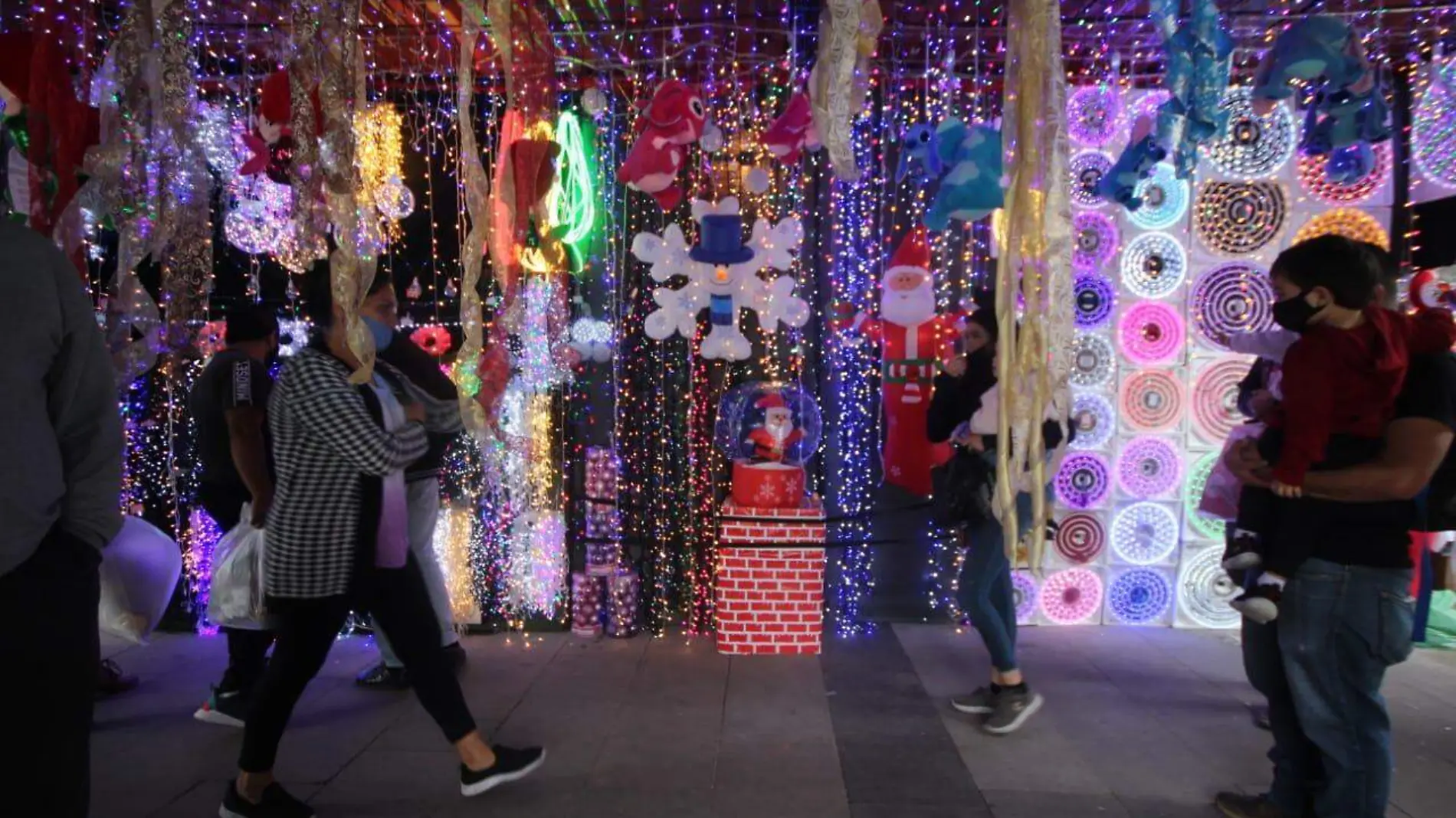 tianguis navideño El Refugio